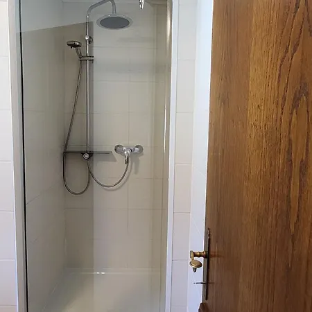 Lejlighed Geraeumig Ausgelegte In Der Oberen Etage Mit Bergblick Vom Privaten Balkon *